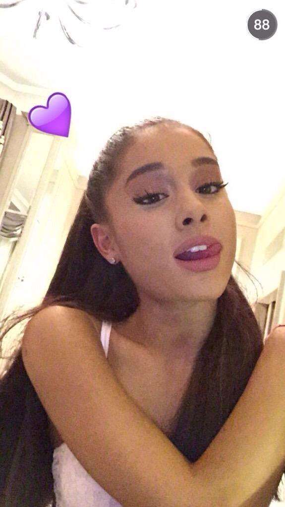 Ariana Grande Snapchat Username @moonlightbae - Dizkover